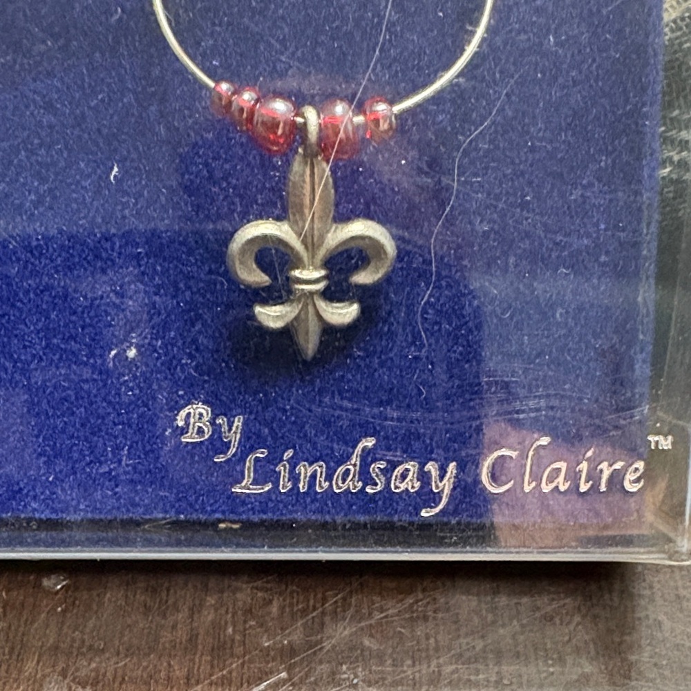🖤Fleur-de-Lis Wine Charms Set with Multicolor Beads🖤 - Picture 2 of 2